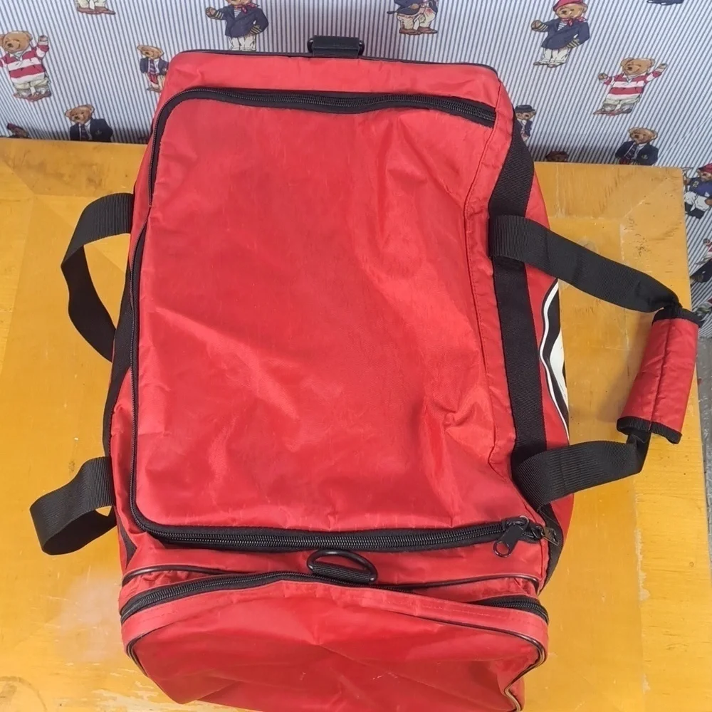 Adidas Georgia Bulldogs logo nylon 2 pocket gym duffle travel over the bag